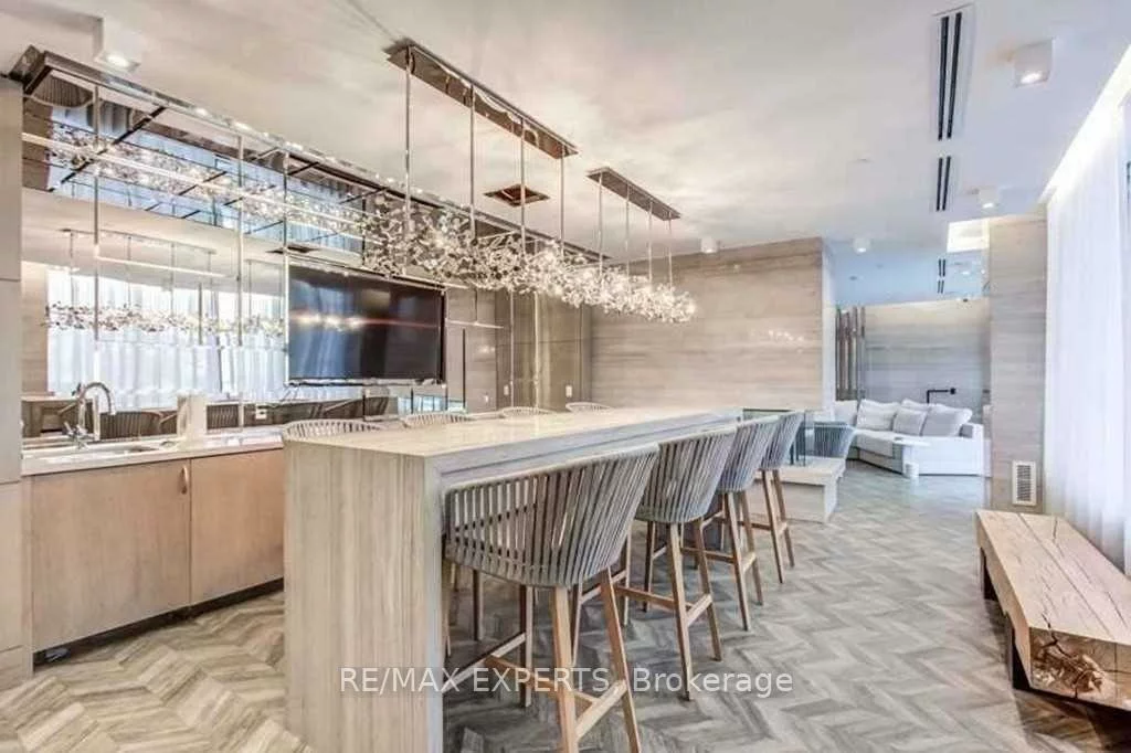 7, Kenaston, Bayview Village, Toronto