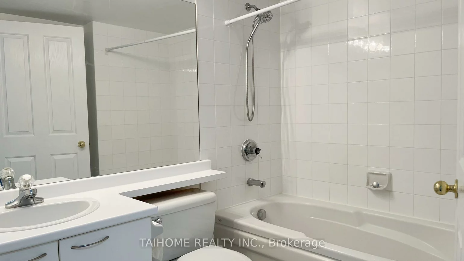 28, Hollywood, Willowdale East, Toronto