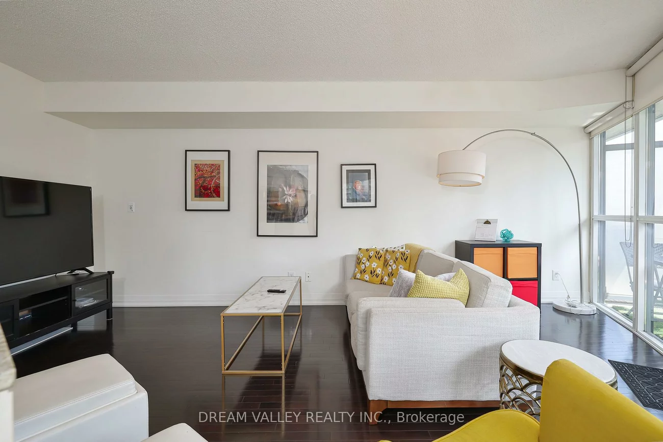 25, Carlton, Church-Yonge Corridor, Toronto