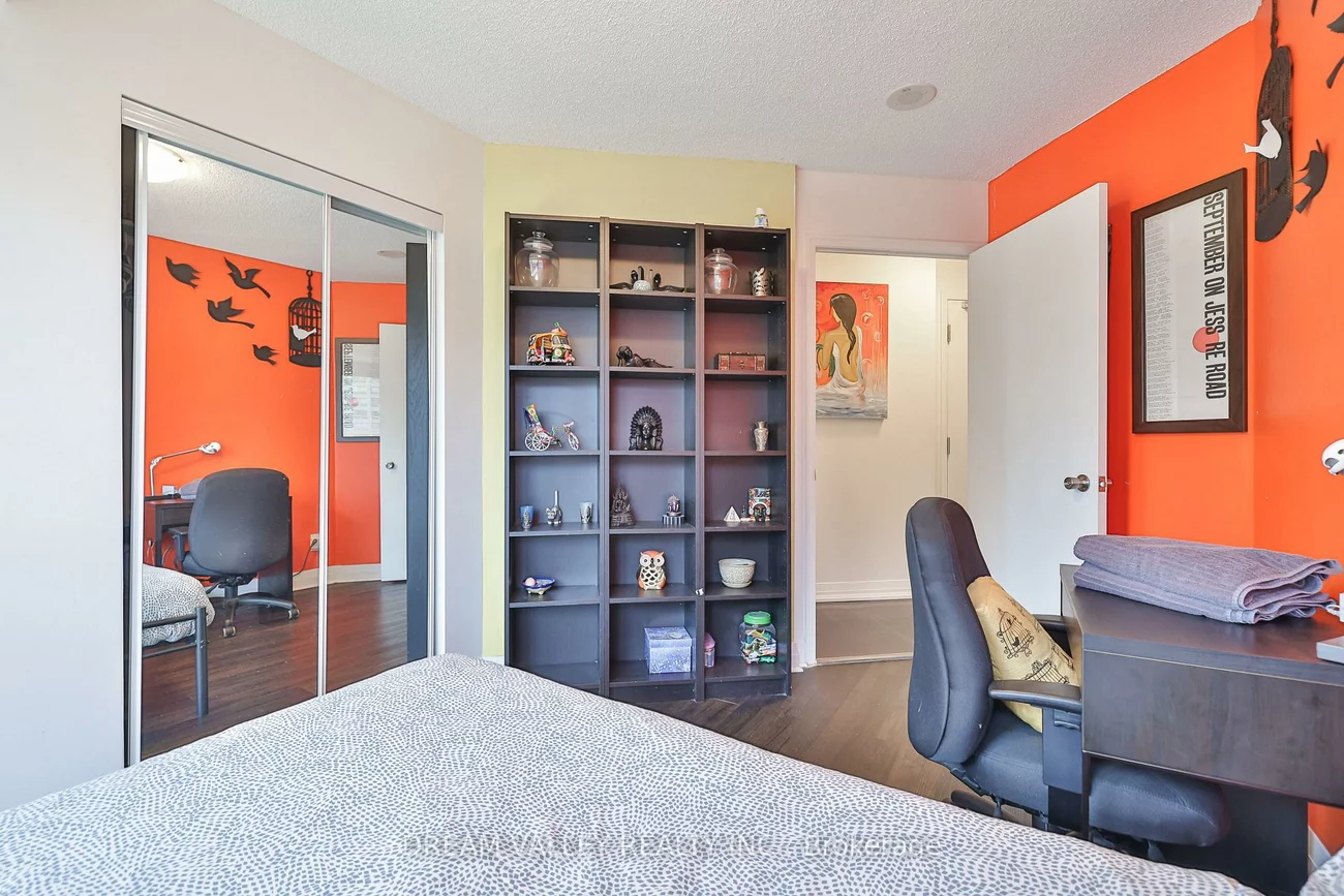 25, Carlton, Church-Yonge Corridor, Toronto