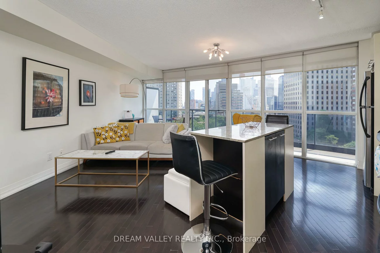 25, Carlton, Church-Yonge Corridor, Toronto