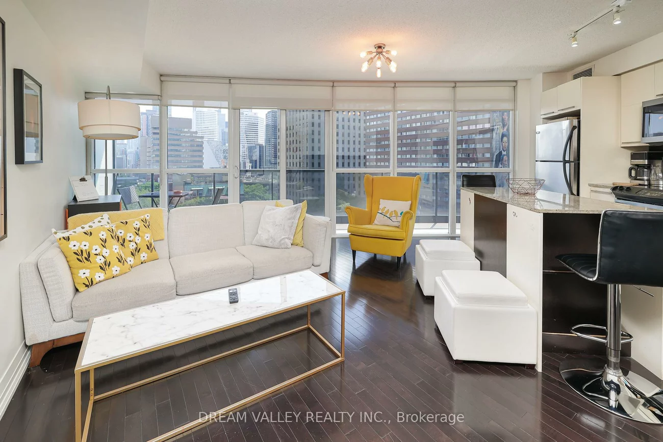 25, Carlton, Church-Yonge Corridor, Toronto