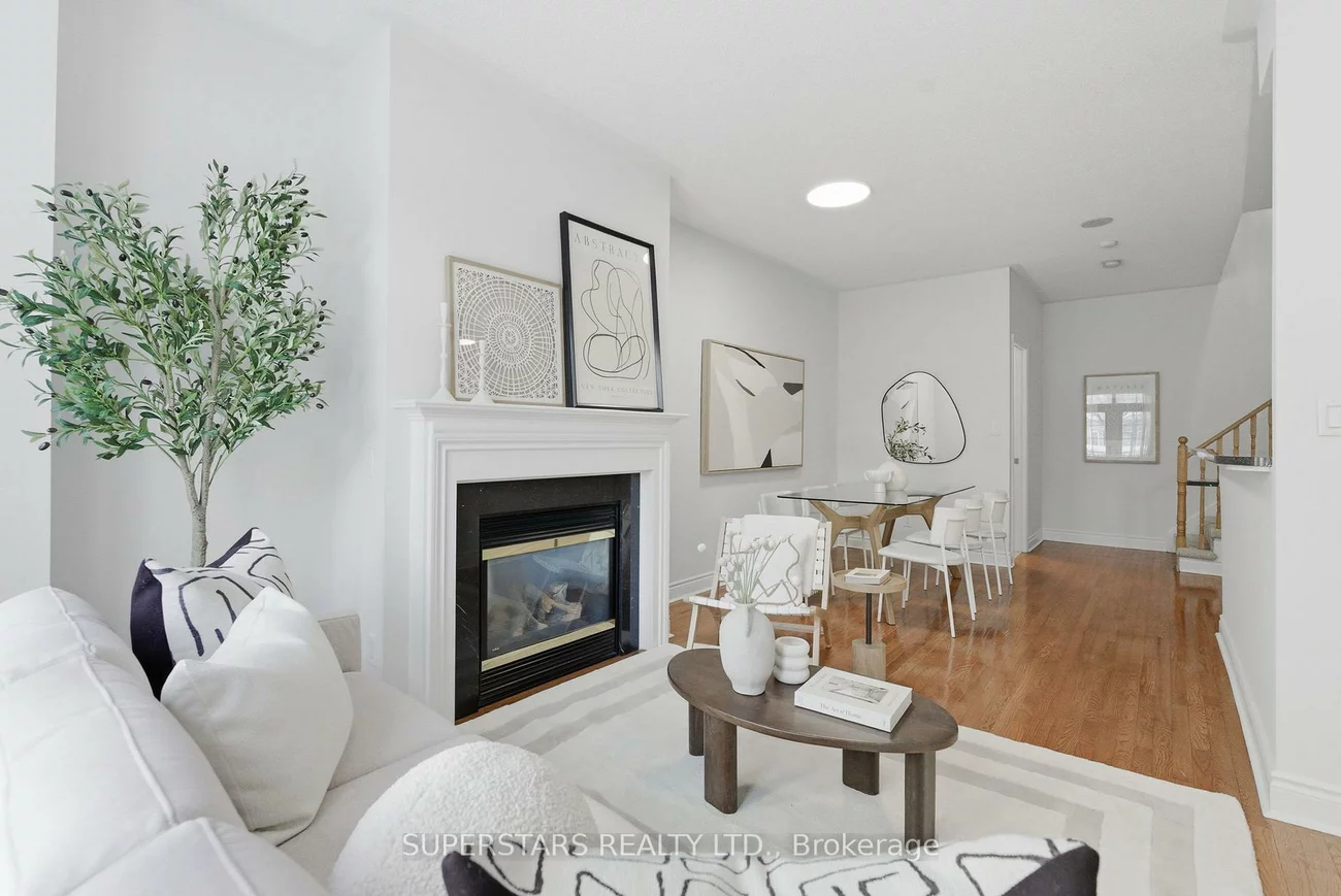 1, Rean, Bayview Village, Toronto