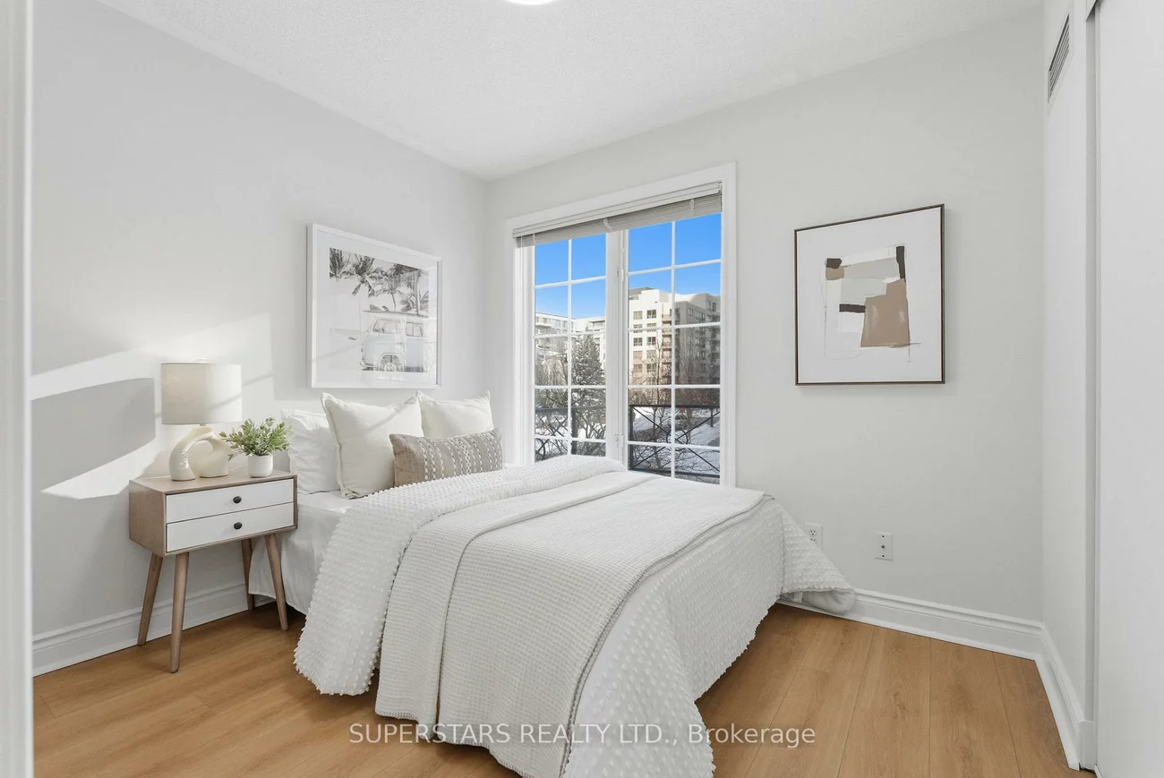 1, Rean, Bayview Village, Toronto