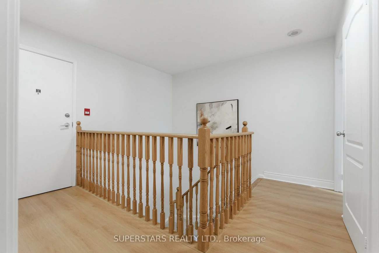 1, Rean, Bayview Village, Toronto