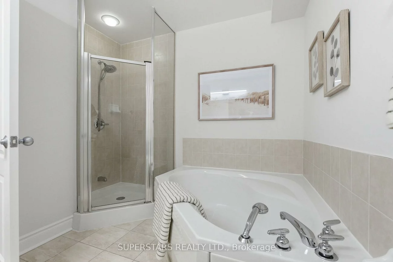 1, Rean, Bayview Village, Toronto