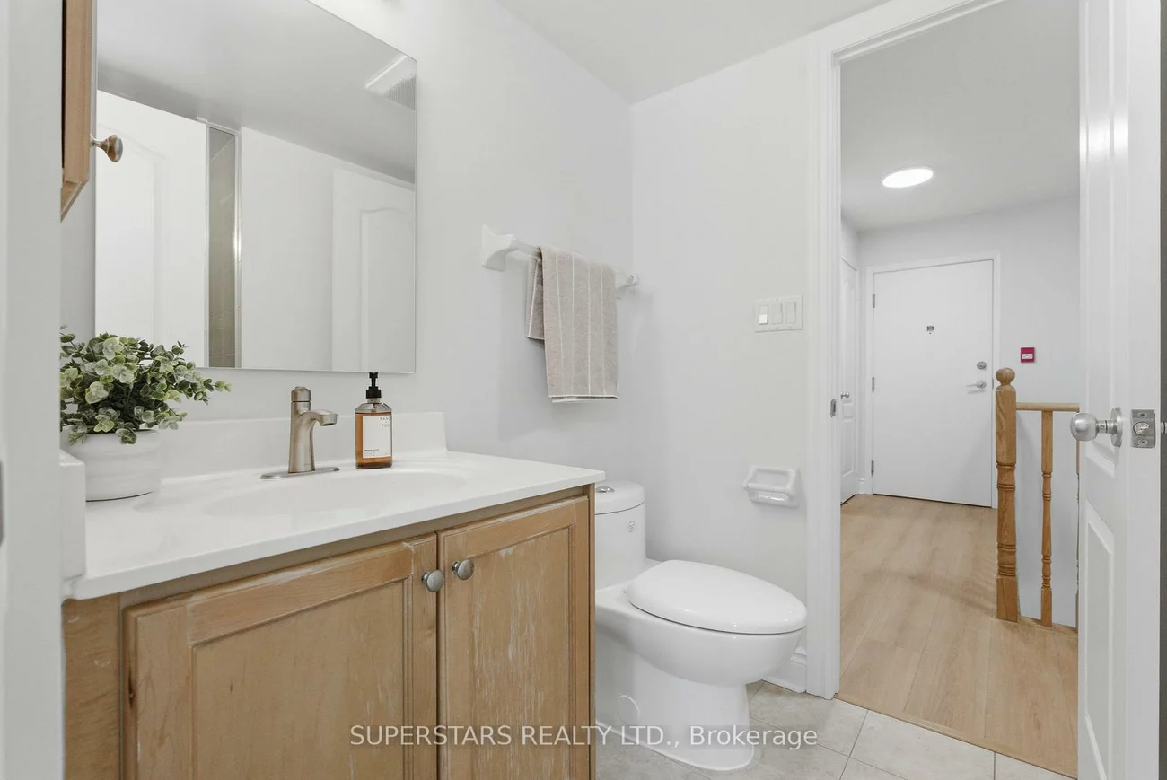 1, Rean, Bayview Village, Toronto