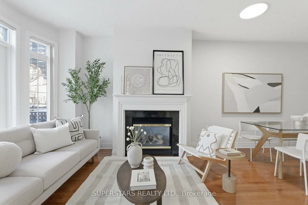 1, Rean, Bayview Village, Toronto