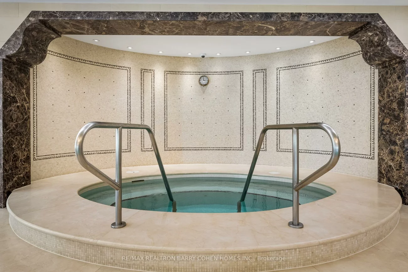 1, St Thomas, Bay Street Corridor, Toronto