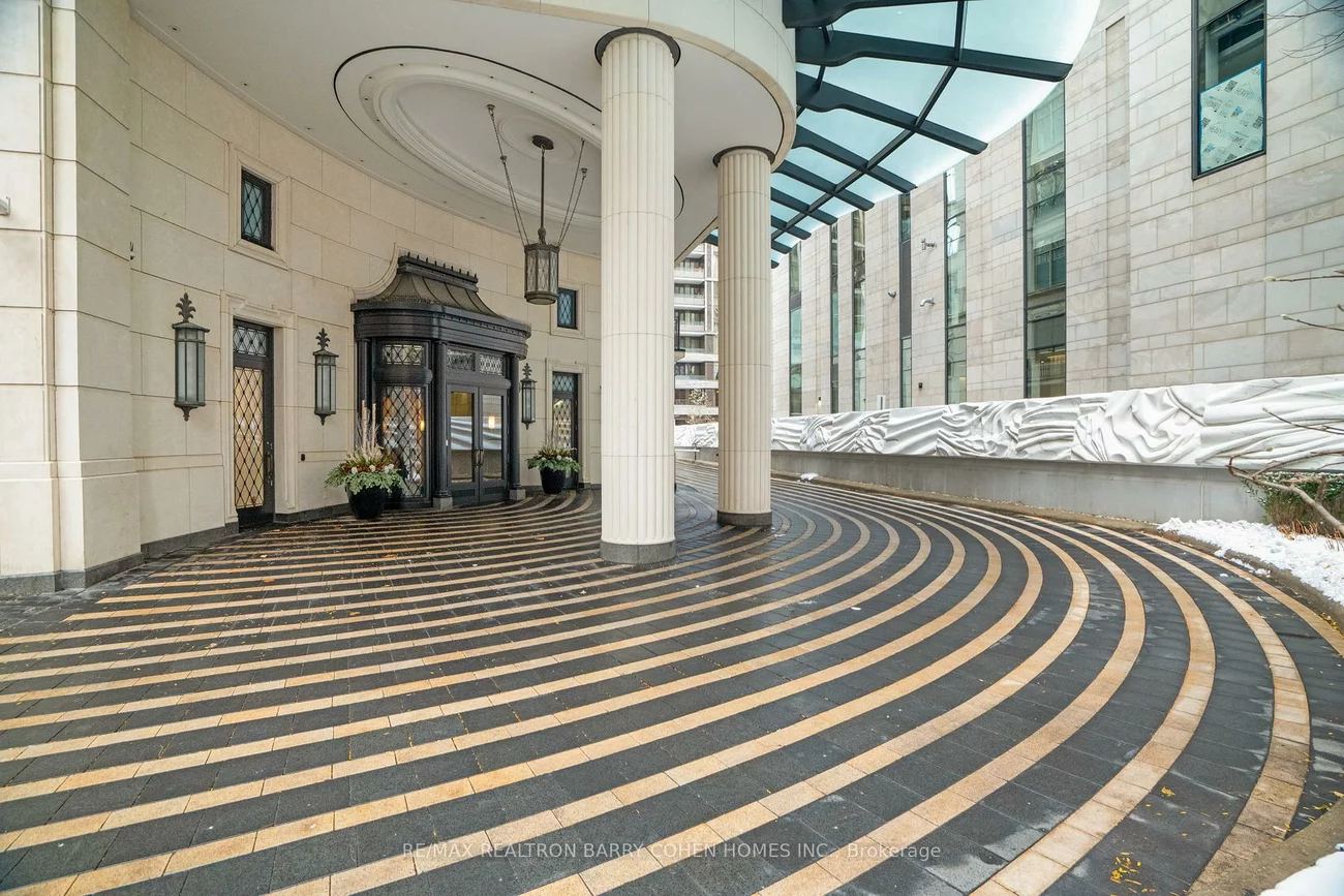 1, St Thomas, Bay Street Corridor, Toronto