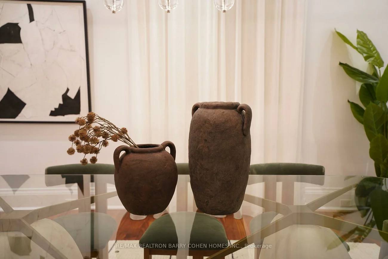 1, St Thomas, Bay Street Corridor, Toronto