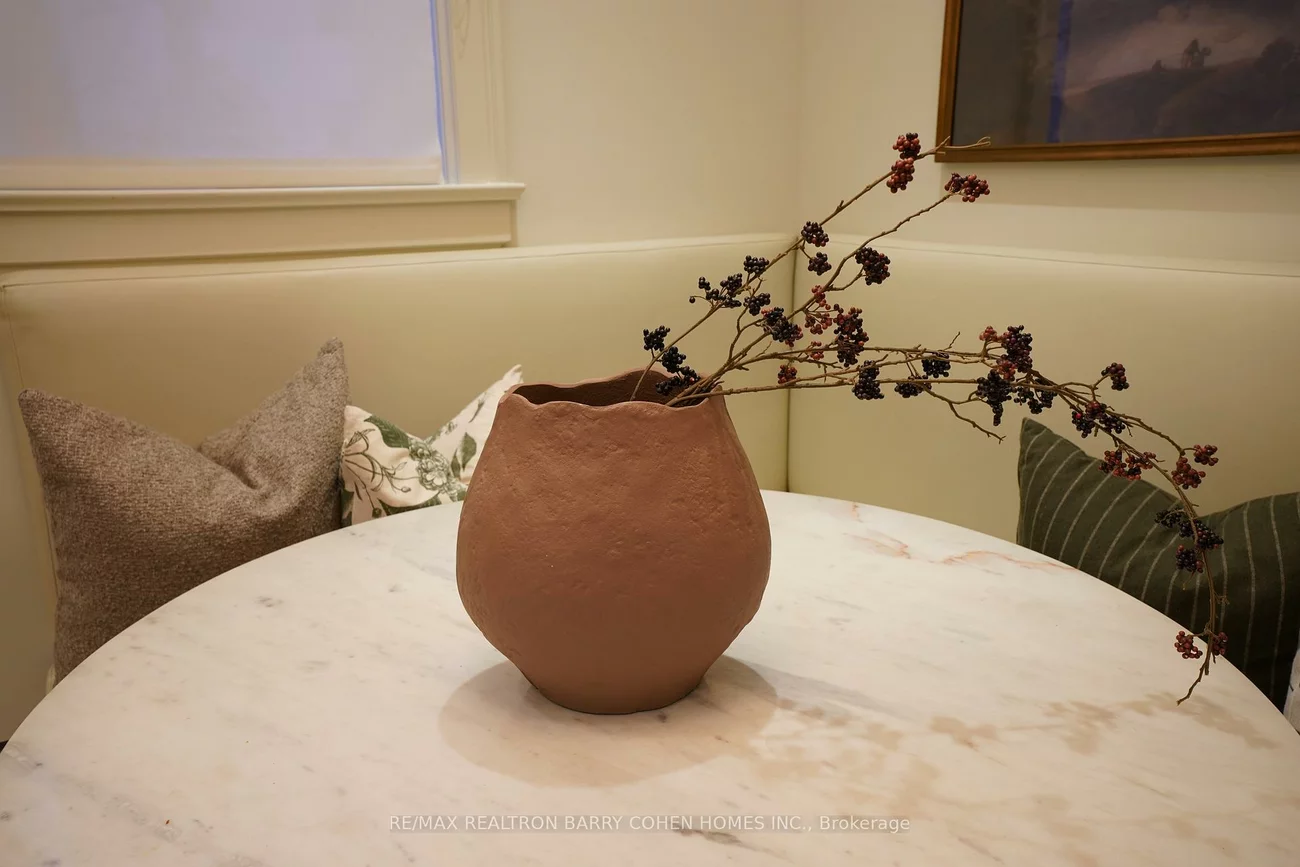 1, St Thomas, Bay Street Corridor, Toronto