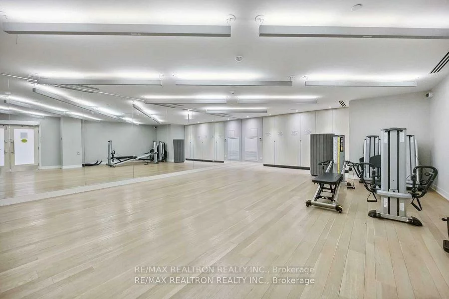 30, Roehampton, Mount Pleasant West, Toronto