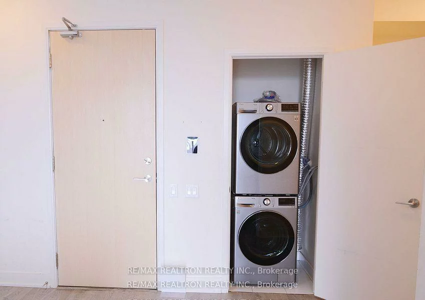 30, Roehampton, Mount Pleasant West, Toronto