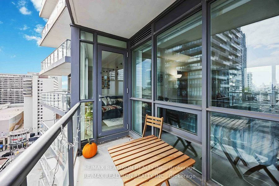 30, Roehampton, Mount Pleasant West, Toronto