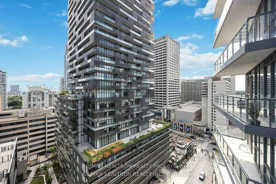 30, Roehampton, Mount Pleasant West, Toronto