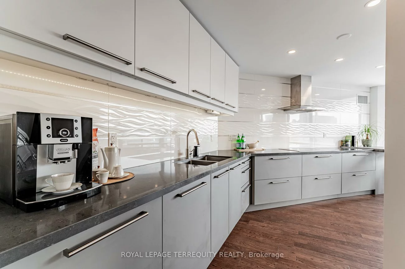 192, Jarvis, Church-Yonge Corridor, Toronto