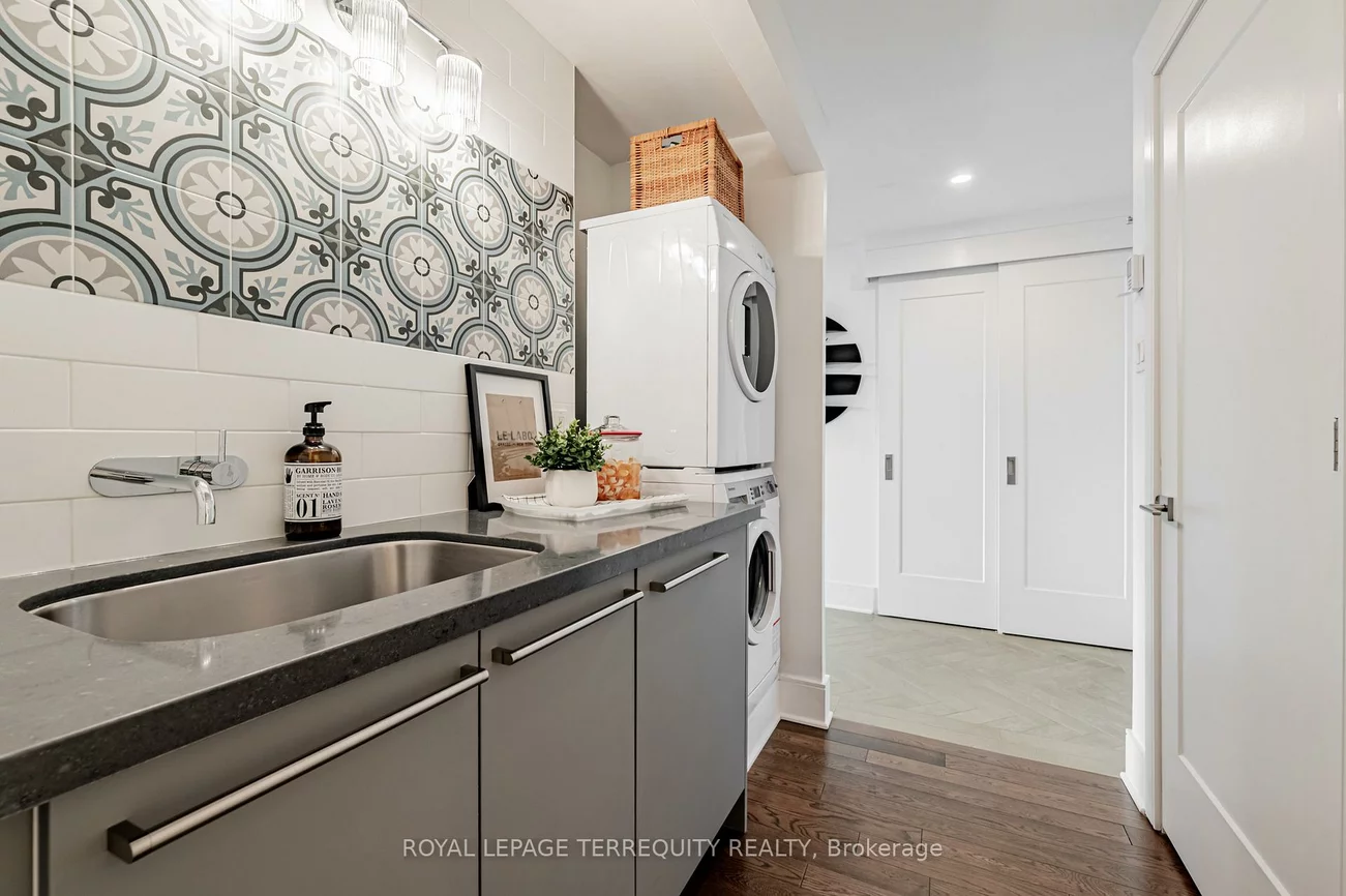 192, Jarvis, Church-Yonge Corridor, Toronto