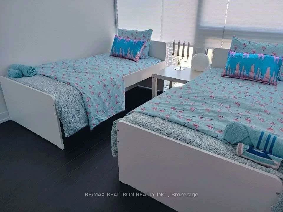 85, Wood, Church-Yonge Corridor, Toronto