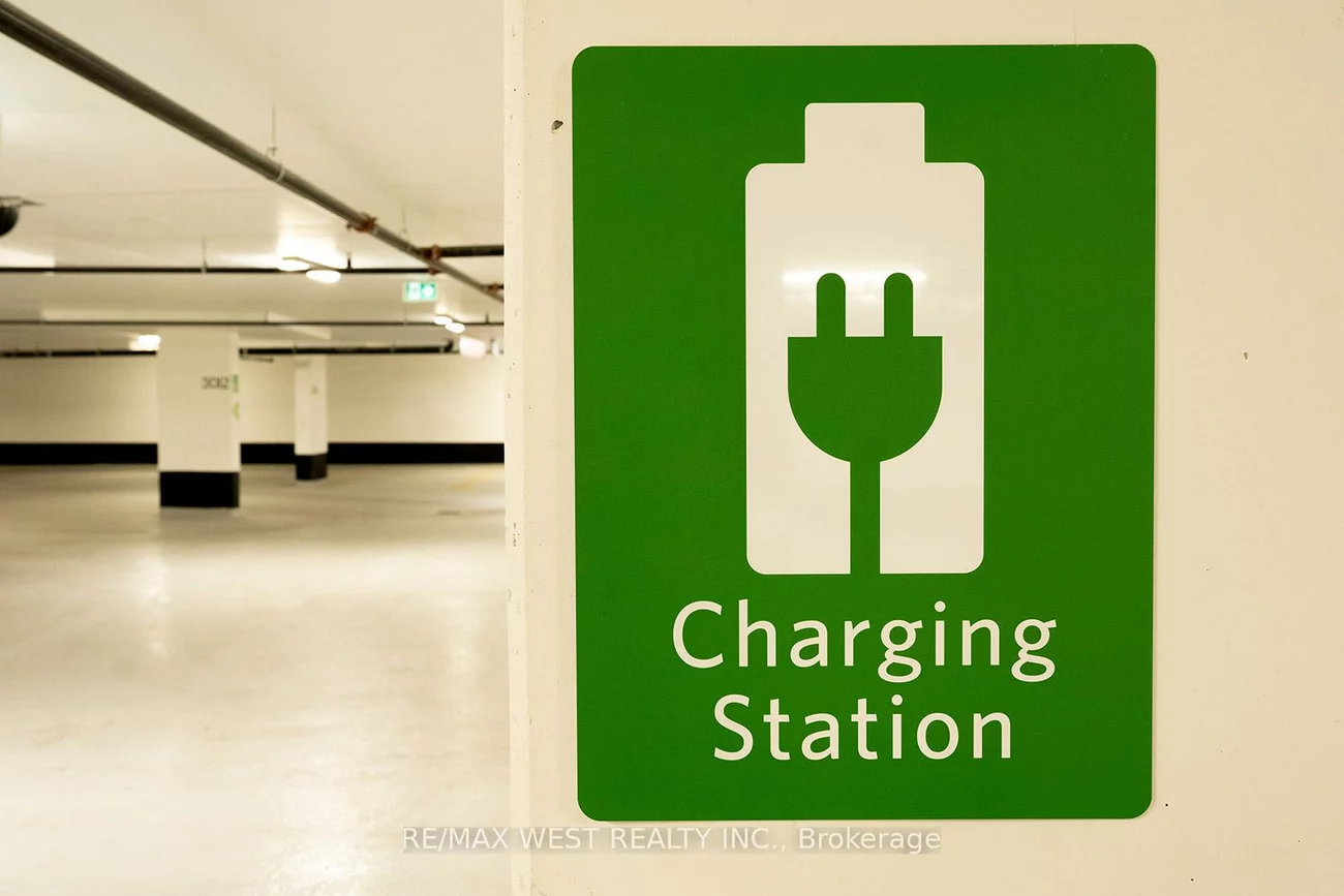 95, Mcmahon, Bayview Village, Toronto