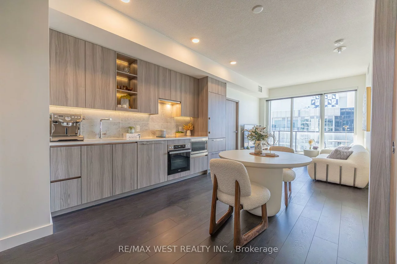 95, Mcmahon, Bayview Village, Toronto