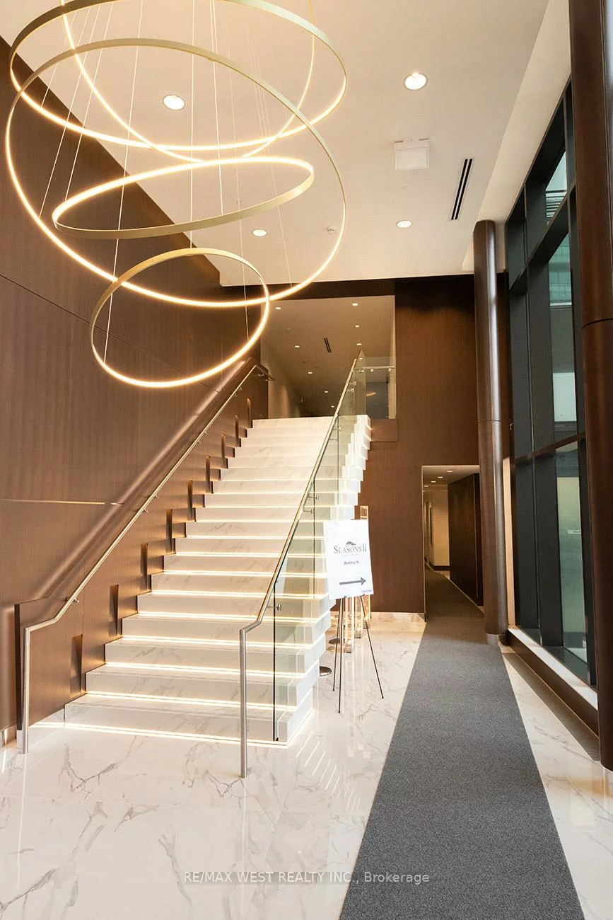 95, Mcmahon, Bayview Village, Toronto