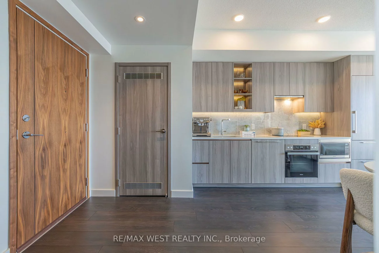 95, Mcmahon, Bayview Village, Toronto