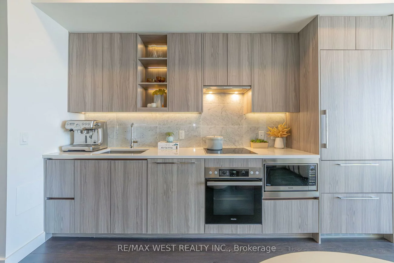 95, Mcmahon, Bayview Village, Toronto