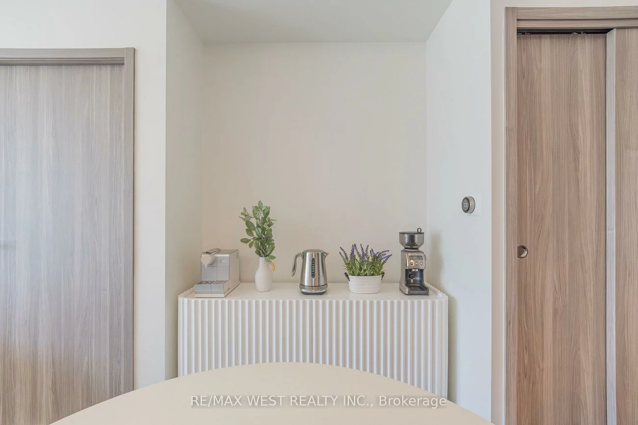 95, Mcmahon, Bayview Village, Toronto