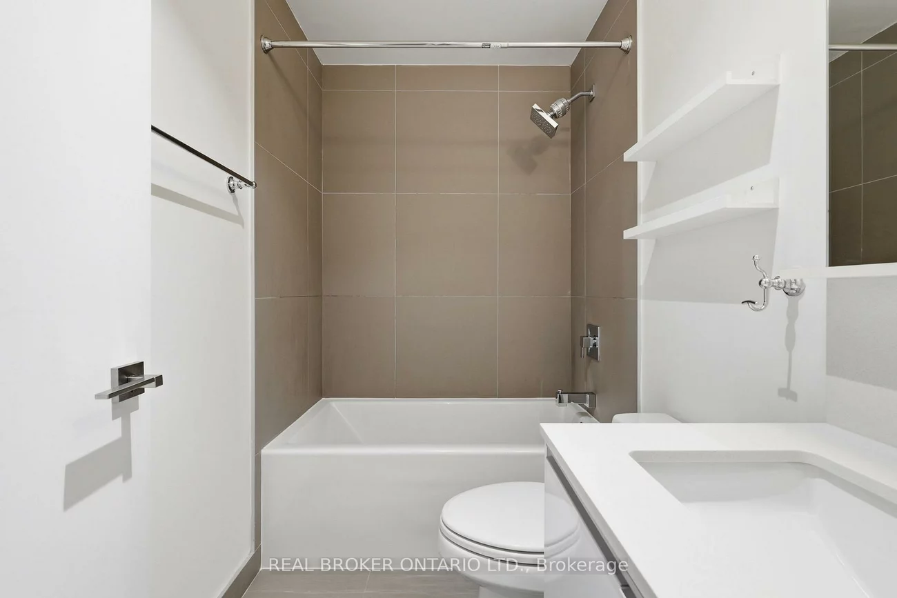 20, Minowan Miikan, Little Portugal, Toronto