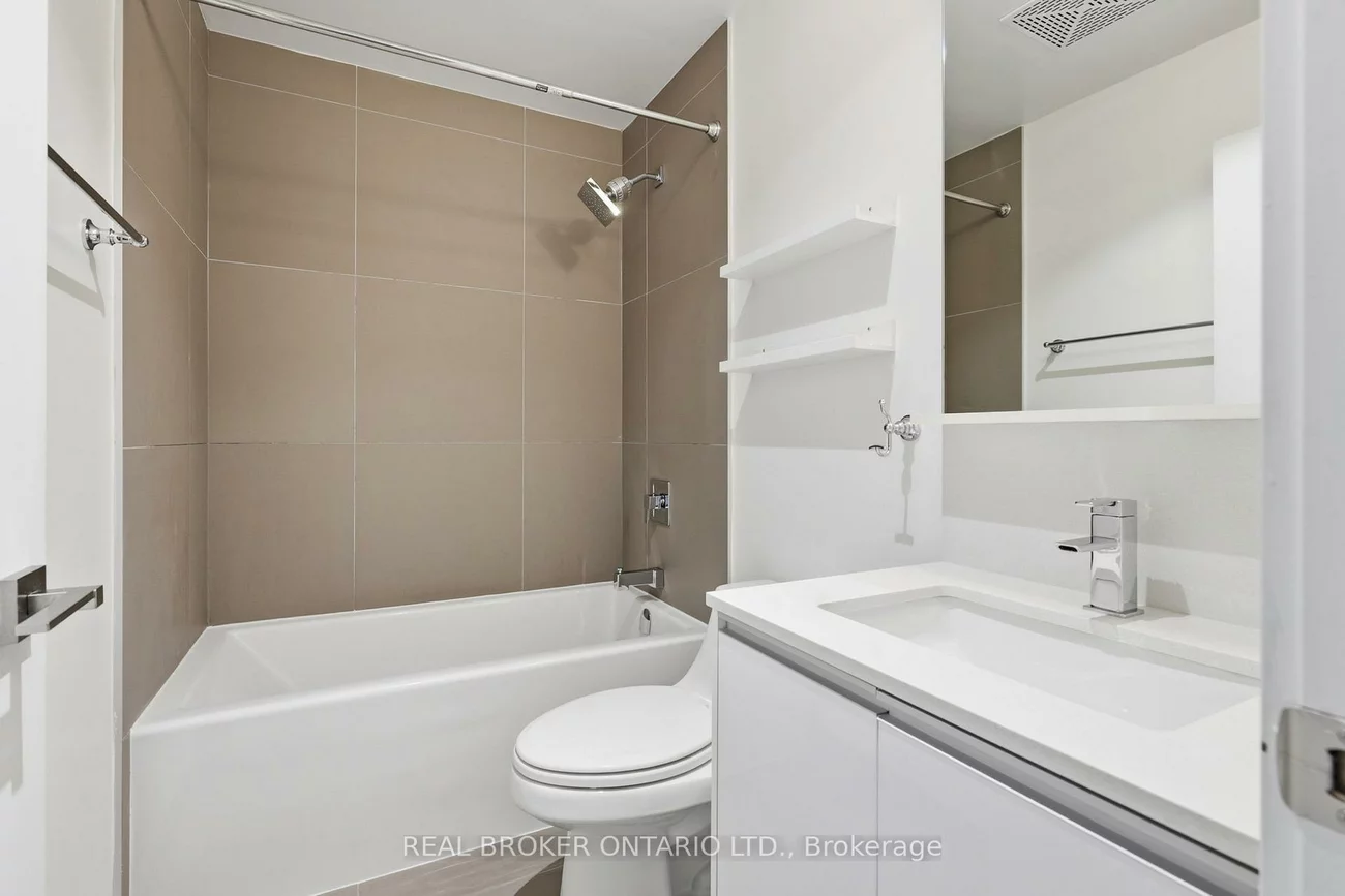 20, Minowan Miikan, Little Portugal, Toronto