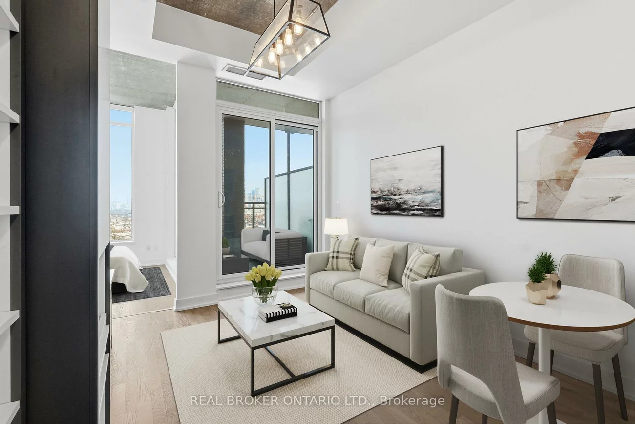 20, Minowan Miikan, Little Portugal, Toronto