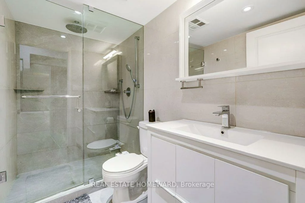 323, Richmond, Moss Park, Toronto