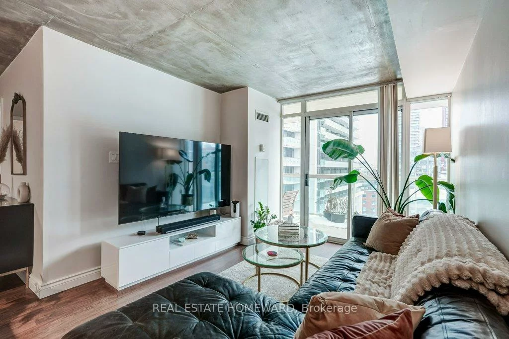 323, Richmond, Moss Park, Toronto