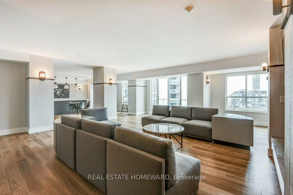 323, Richmond, Moss Park, Toronto