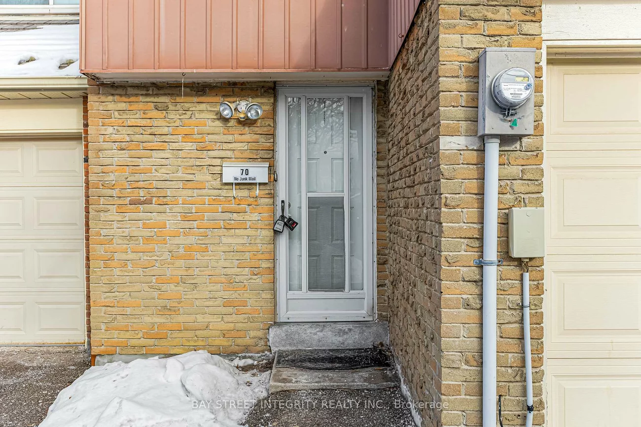 70, Elsa Vine, Bayview Village, Toronto