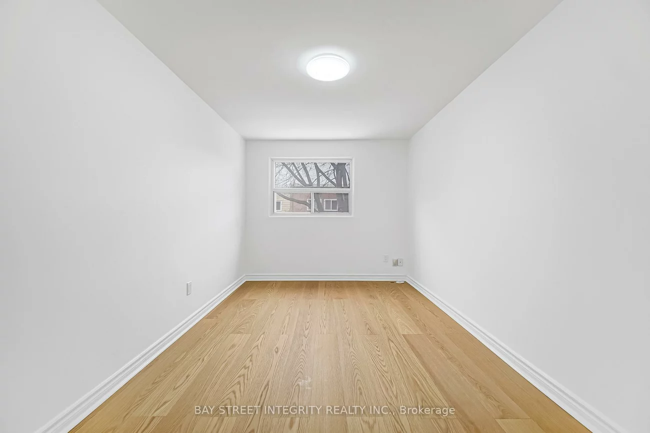 70, Elsa Vine, Bayview Village, Toronto