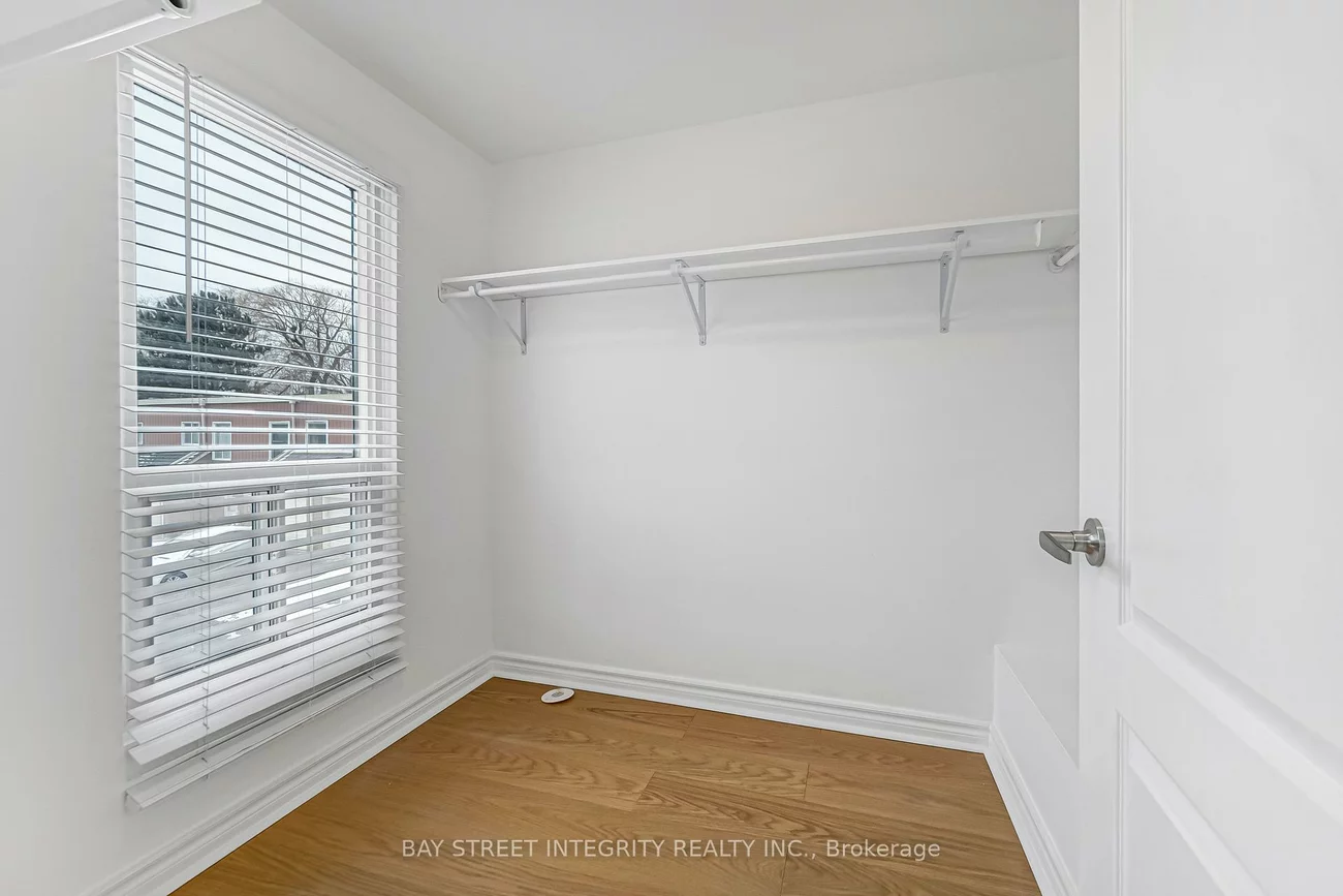 70, Elsa Vine, Bayview Village, Toronto