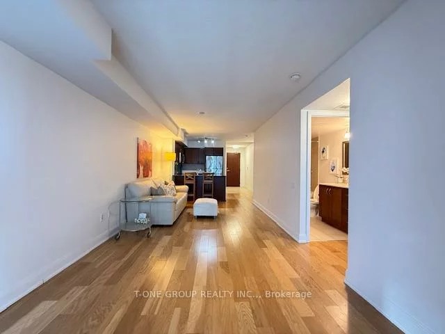 2181, Yonge, Mount Pleasant West, Toronto