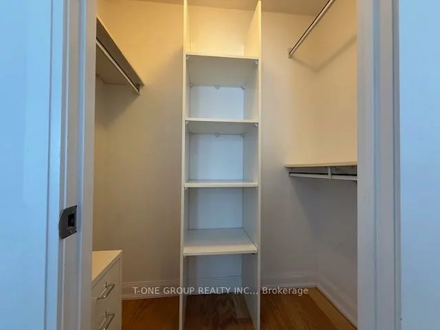 2181, Yonge, Mount Pleasant West, Toronto