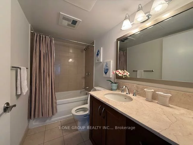 2181, Yonge, Mount Pleasant West, Toronto