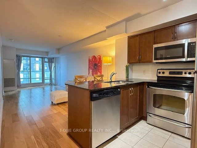 2181, Yonge, Mount Pleasant West, Toronto