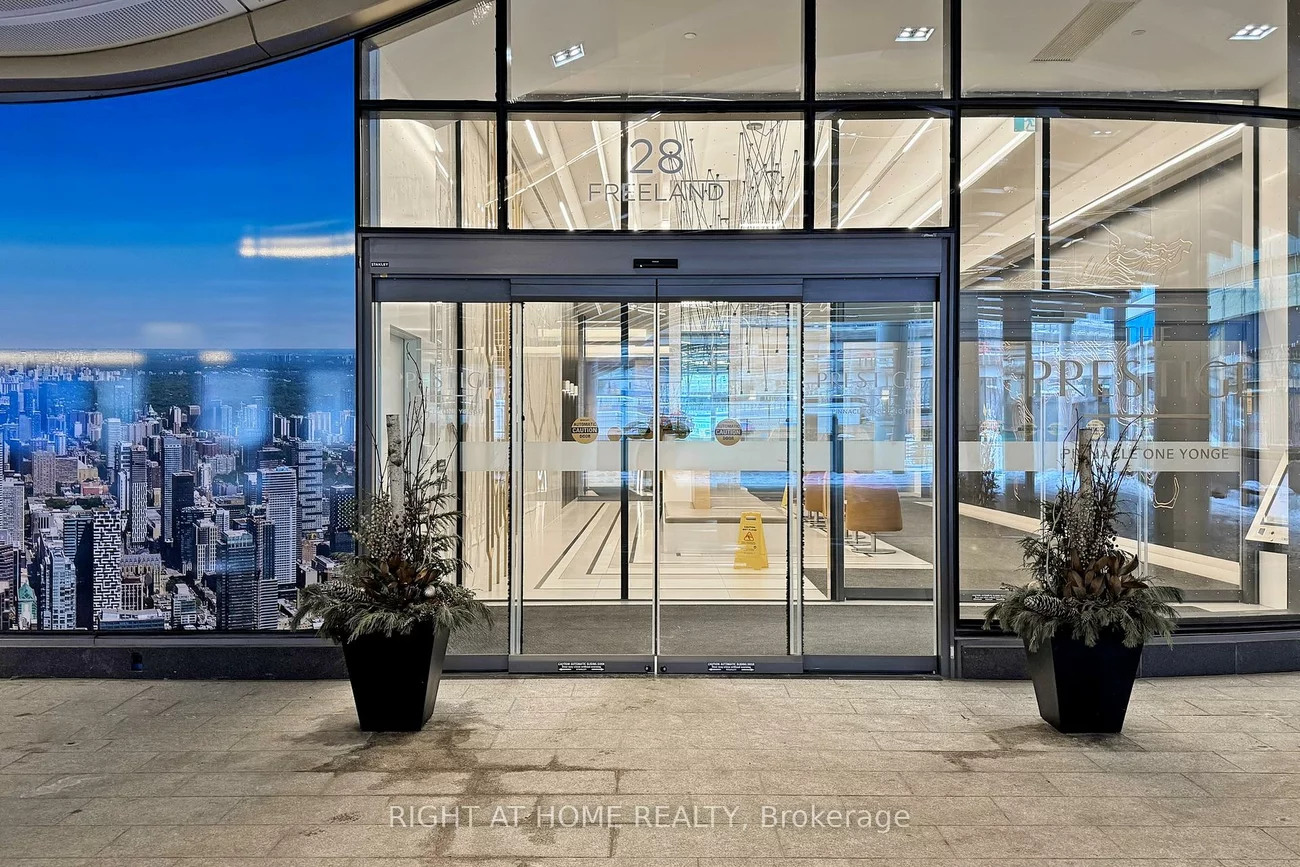 28, Freeland, Waterfront Communities C8, Toronto