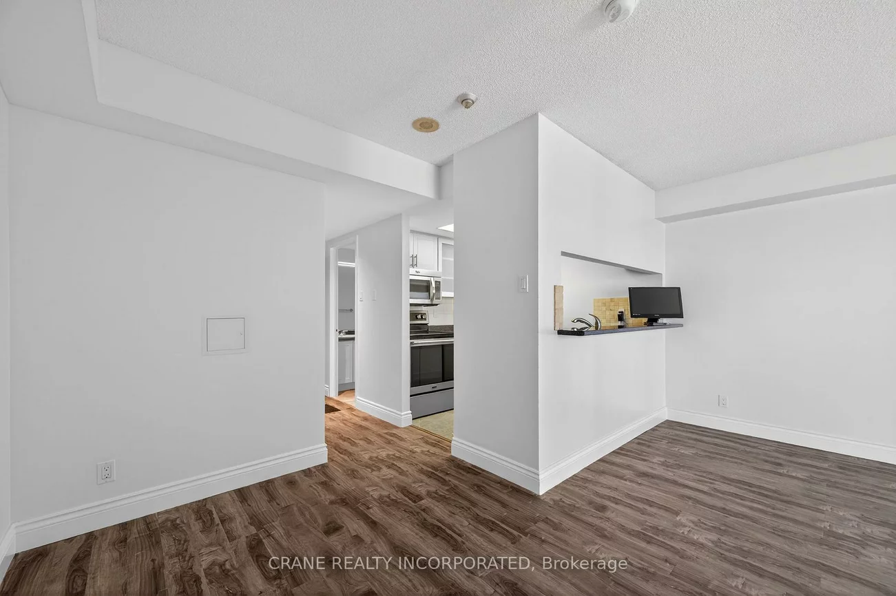 77, Harbour, Waterfront Communities C1, Toronto