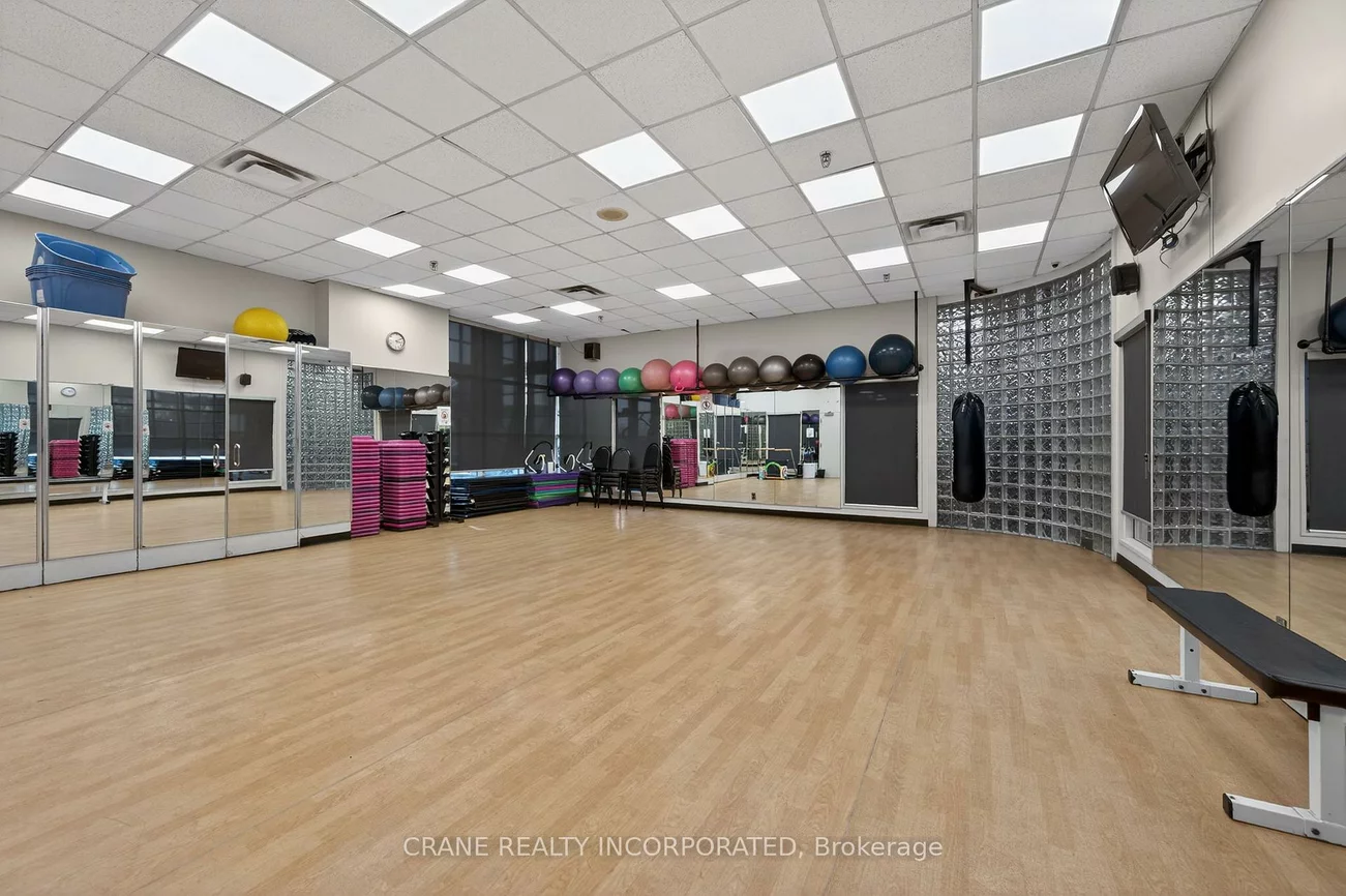 77, Harbour, Waterfront Communities C1, Toronto