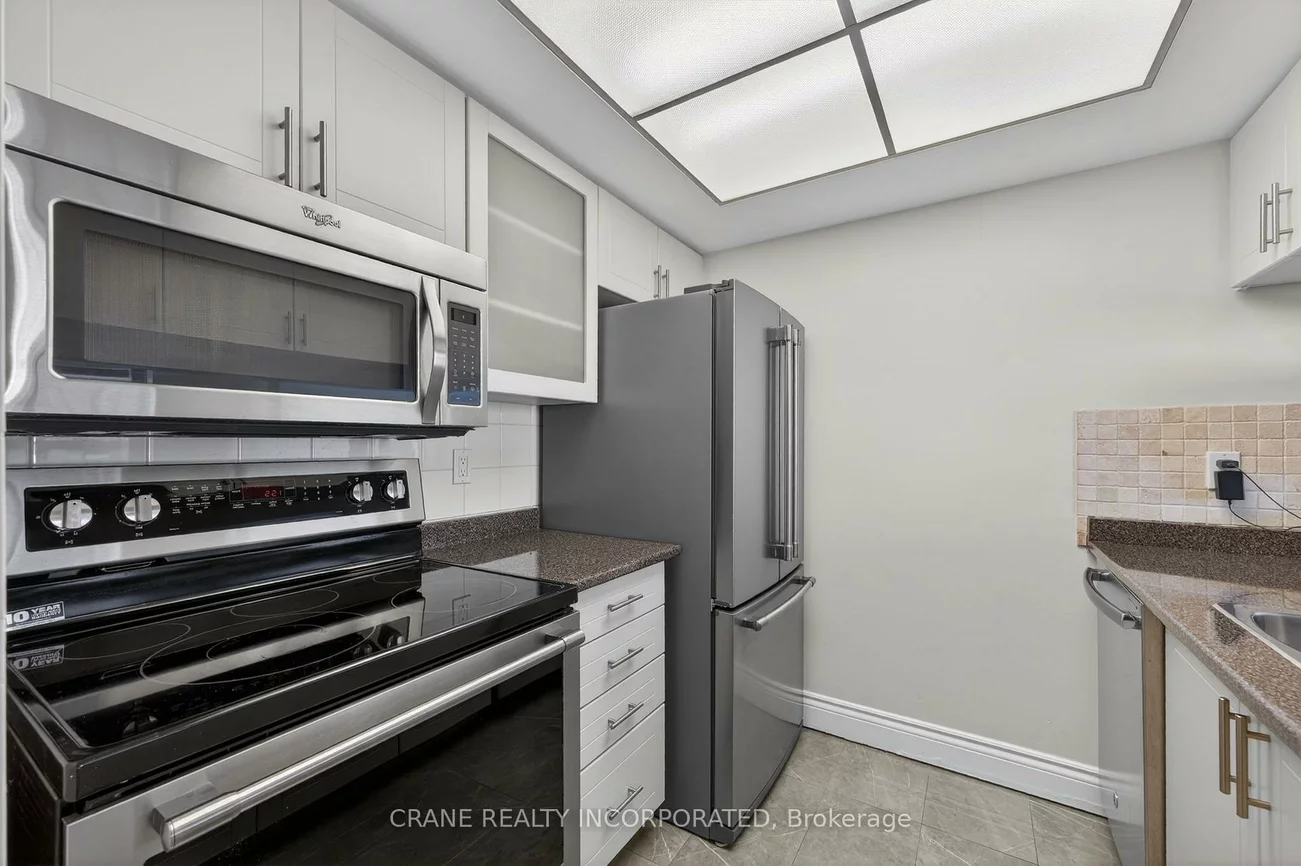 77, Harbour, Waterfront Communities C1, Toronto