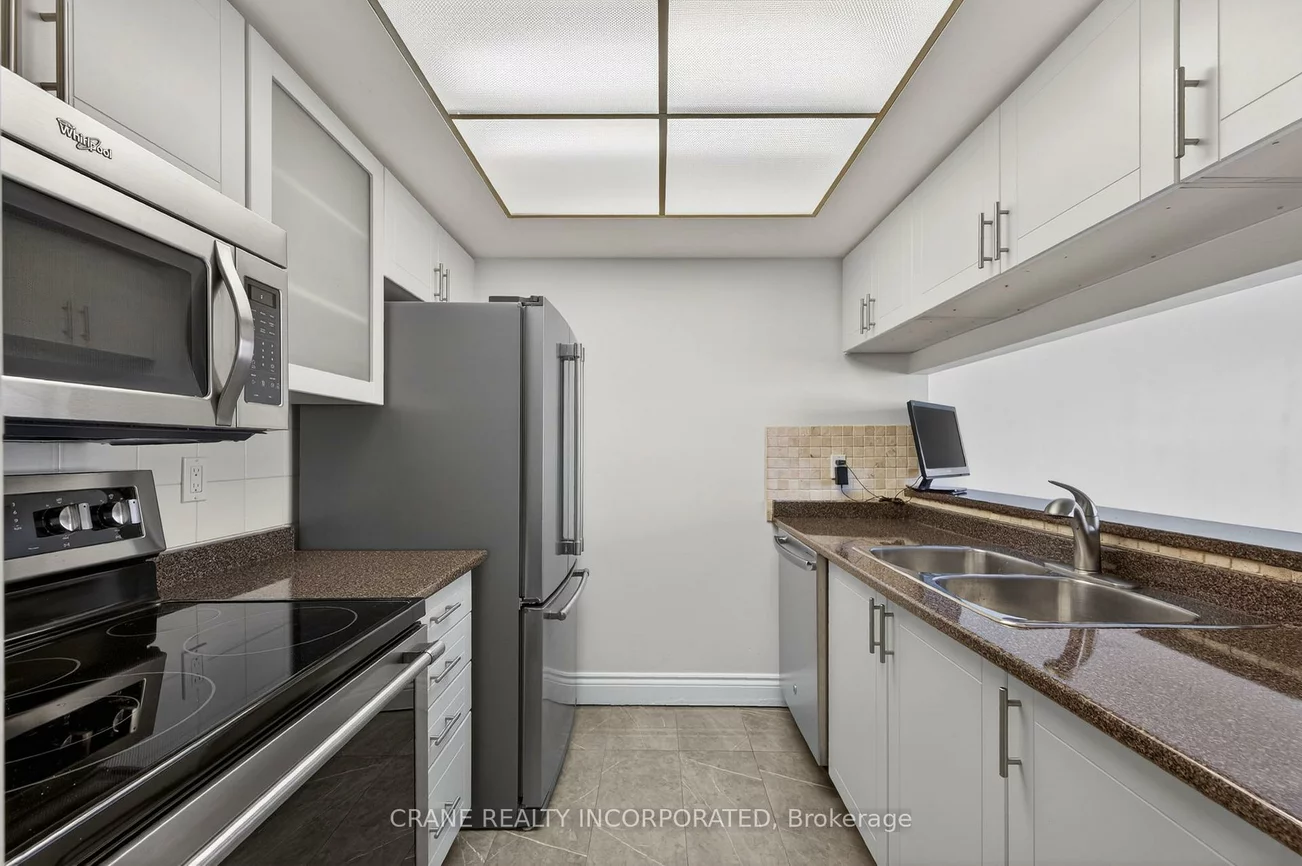 77, Harbour, Waterfront Communities C1, Toronto