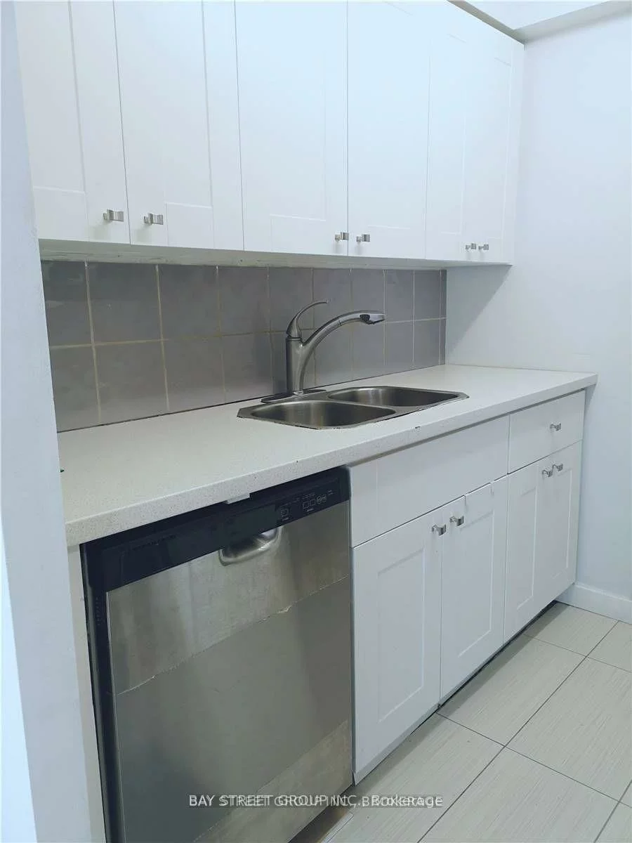 117, Gerrard, Church-Yonge Corridor, Toronto