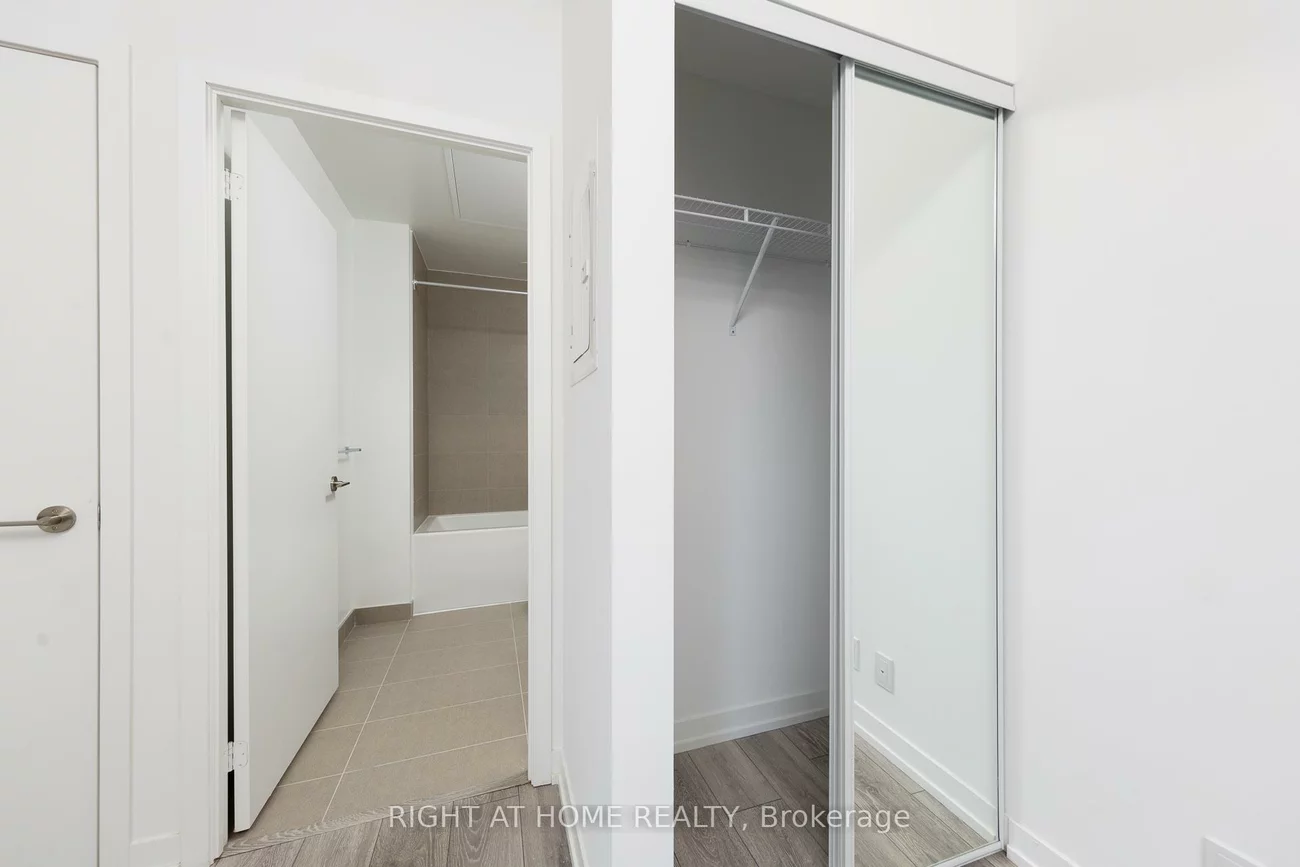 55, Mercer, Waterfront Communities C1, Toronto