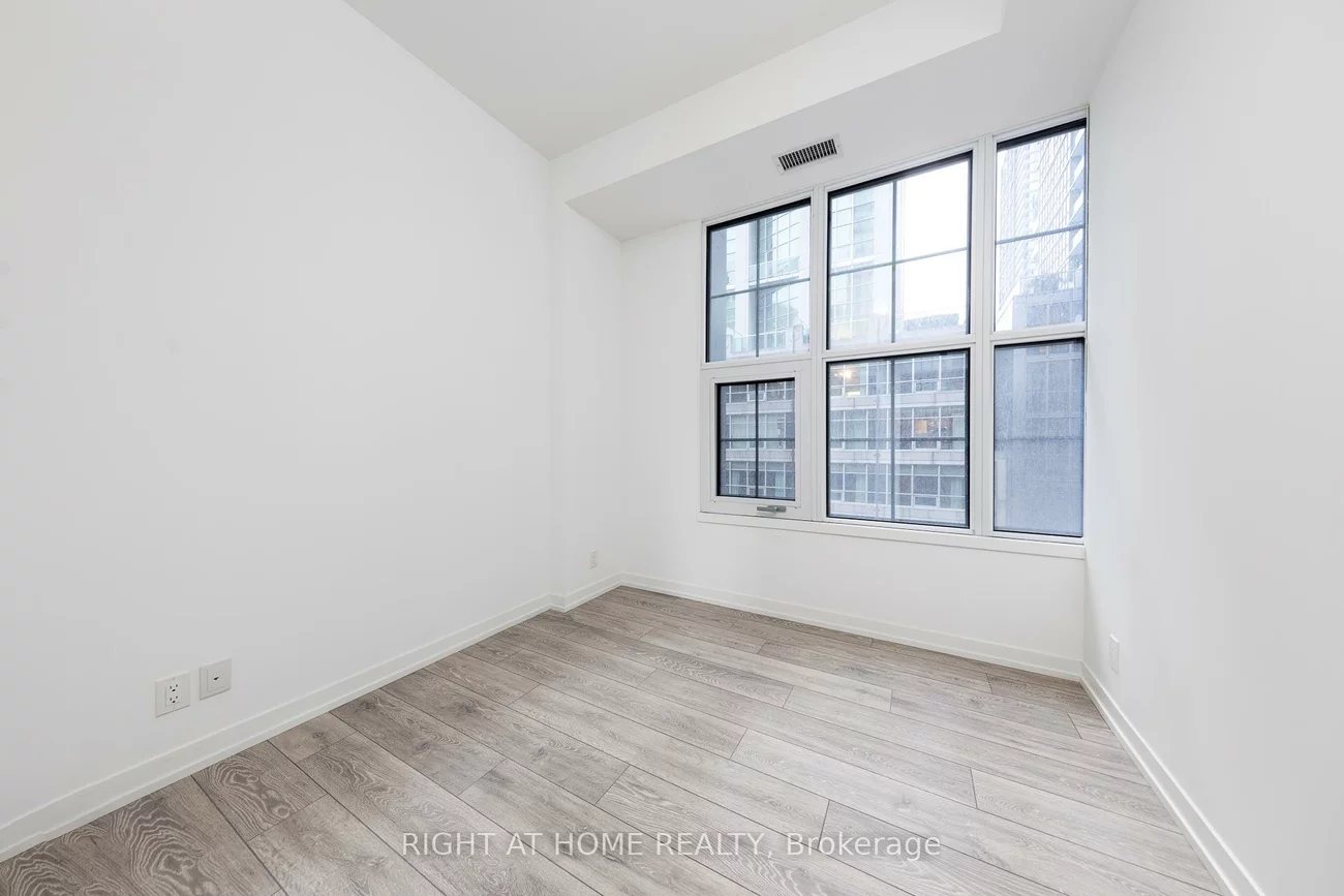 55, Mercer, Waterfront Communities C1, Toronto